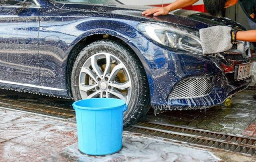 Rửa xe bằng bột giặt, xà phòng có nhiều tác hại